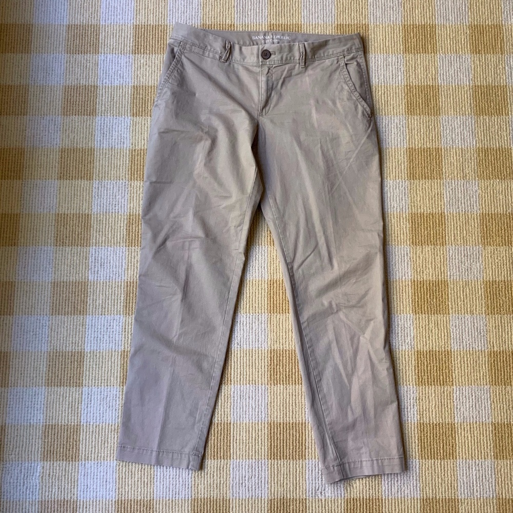 Banana Republic City Chino Khaki Pants
